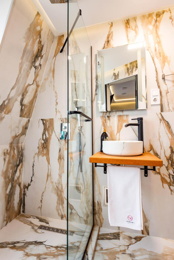 Bathroom 4, Aurora Hills Hotel, Plovdiv