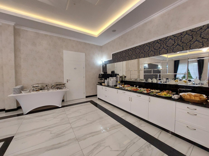 Food & Drinks 3, Hotel Lord, Radom City