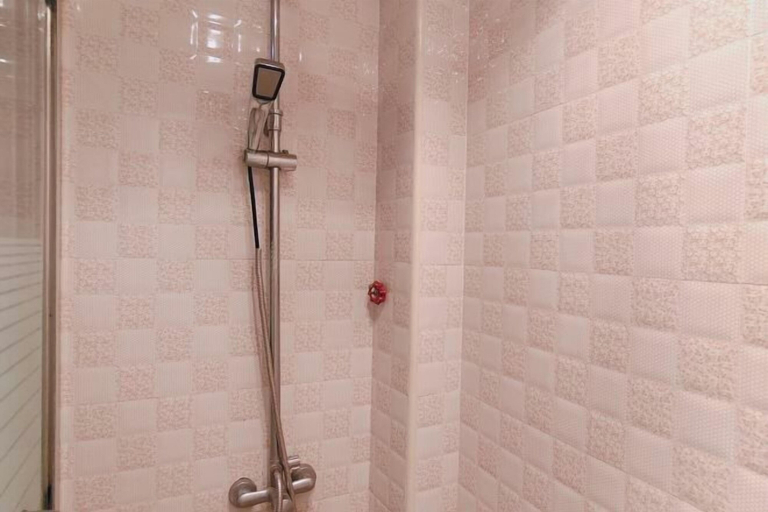 Bathroom 3, Shengsi Leju Xiaozhuang, Zhoushan