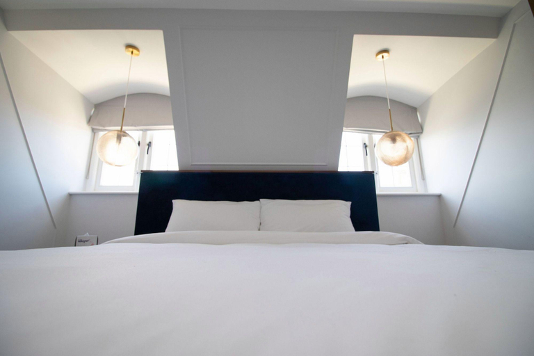Bedroom 2, Three Falcons, London