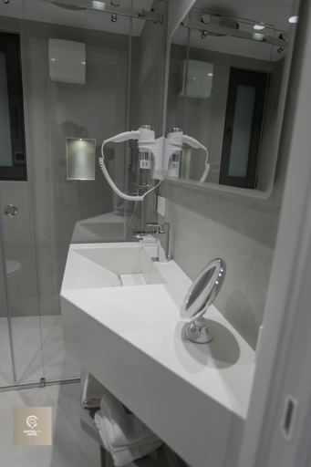 Bathroom 3, Central Inn Hotel, Tiranës