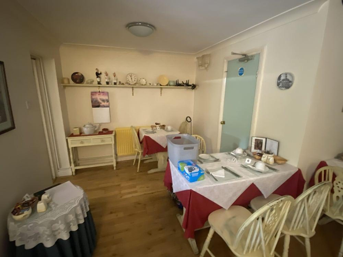 Food & Drinks 5, Pickwicks Guest House, Oxfordshire