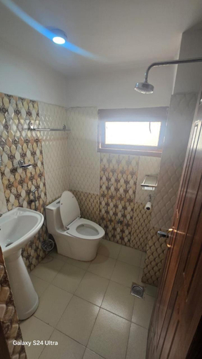 Bathroom, Charming Durbar Hotel, Bagmati
