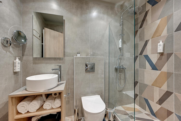 Bathroom 3, 43 Ave, Epirus