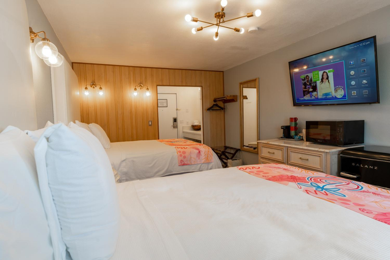 Bedroom 3, Dragonfly Inn & Suites, Adams