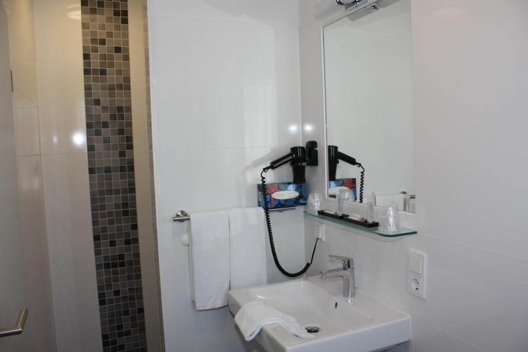 Bathroom 3, Hotel Schwan - Das Gastehaus Ilse, Rheingau-Taunus-Kreis