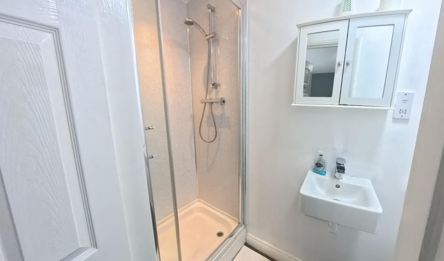 Bathroom 4, Riverside Inn, Lincolnshire