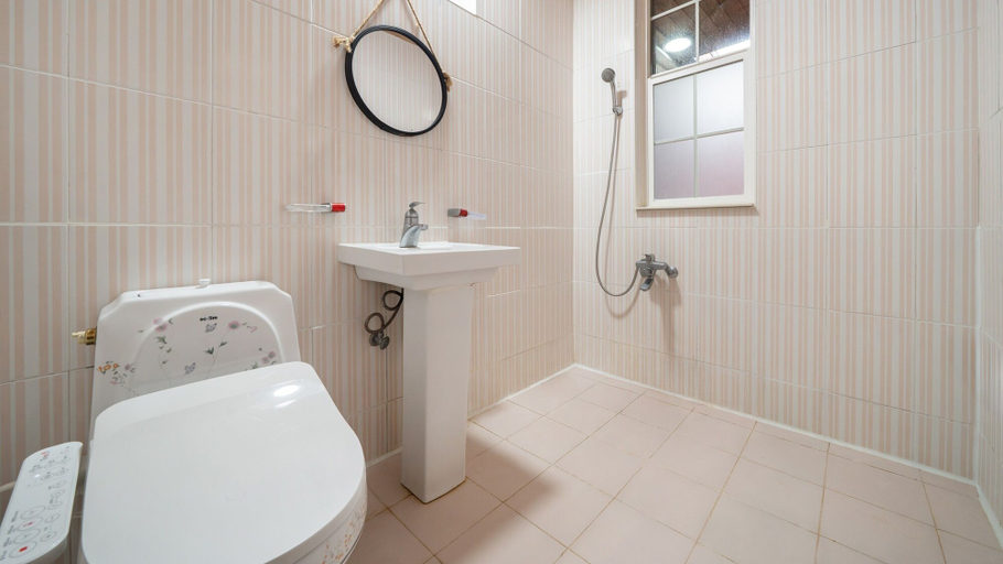 Bathroom 21
