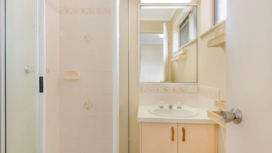 Bathroom 2, Kookaburra Court Unit 6, Caloundra - Caloundra S.