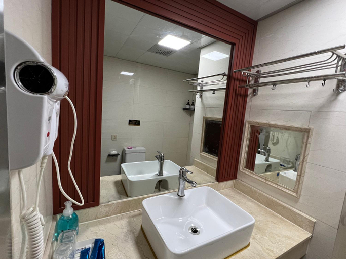 Bathroom 3, Zhangjiajie Happy Inn, Zhangjiajie