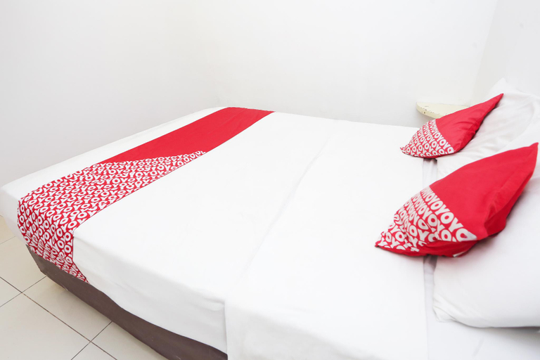 Bedroom 2, OYO 94348 Bro & Sis, Bekasi