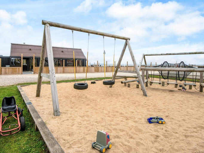 Family & Kids, 6 Person Holiday Home in Thyholm, Struer