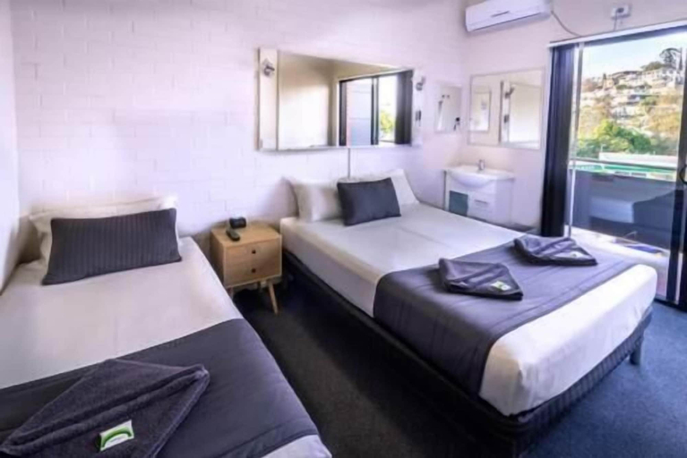 Bedroom 3, Kingsford Riverside Inn, Hamilton