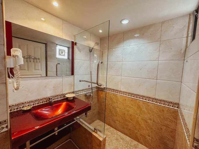 Bathroom 4, Hotel De Khuvieng, Muang Chiang Mai