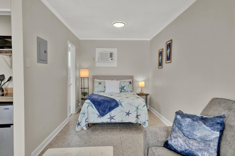 Bedroom 3, Sea Foam Suites, Bay