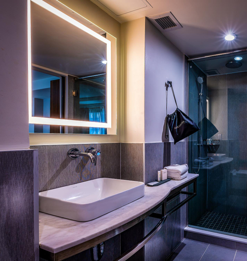 Bathroom 4, La Quinta Inn & Suites by Wyndham Times Square South, New York