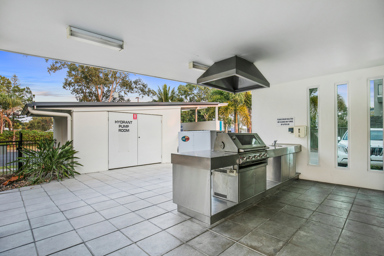 Food & Drinks, Akama Resort, Hervey Bay - Pt A