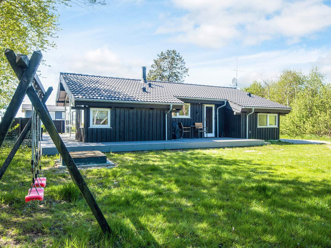 Family & Kids, 8 Person Holiday Home in Ebeltoft-by Traum, Syddjurs