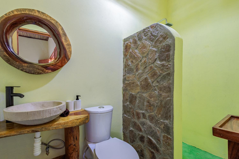 Bathroom 4, Hotel Ruunda, Dist. Pochutla