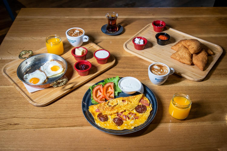 Food & Drinks 5, Hotel 4 Llulla, Priština