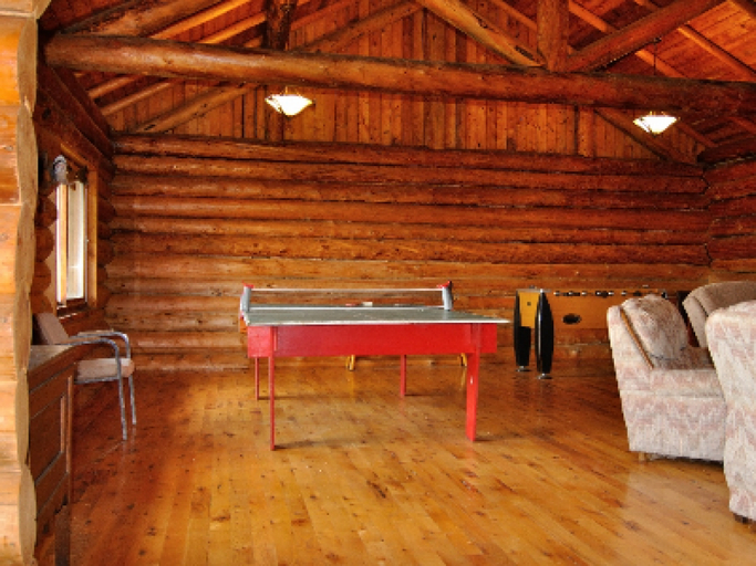 Others 2, Sydney Lake Lodge, Kenora