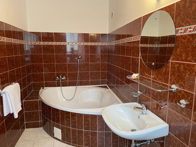 Bathroom 3, Hotel Ennius, Klatovy