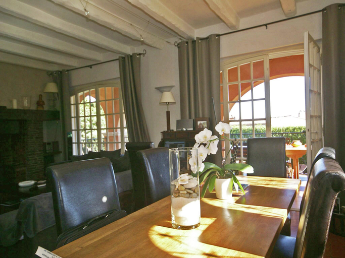 Food & Drinks, Holiday Home in Var near Beaches Pool, Var