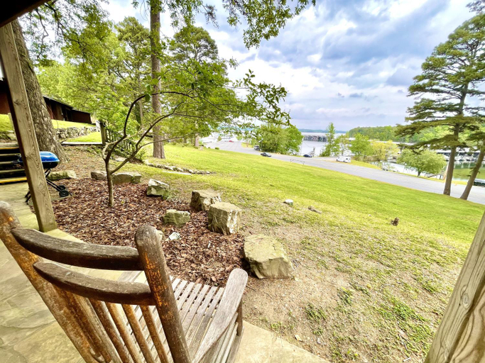Others 2, Mountain Harbor Queen Guest Room on Lake Ouachita, Montgomery