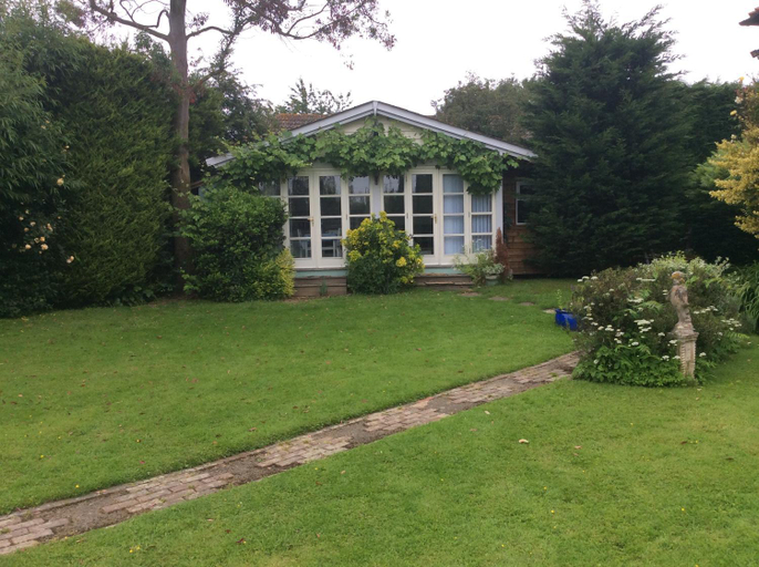 Others 5, Eden Lodge, Kent
