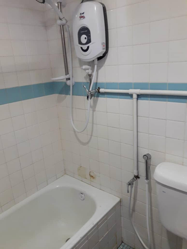 Bathroom 4, Mersing Merlin Inn, Mersing