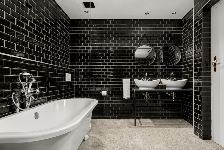 Bathroom 3, Neighbourgood Loop Street, City of Cape Town