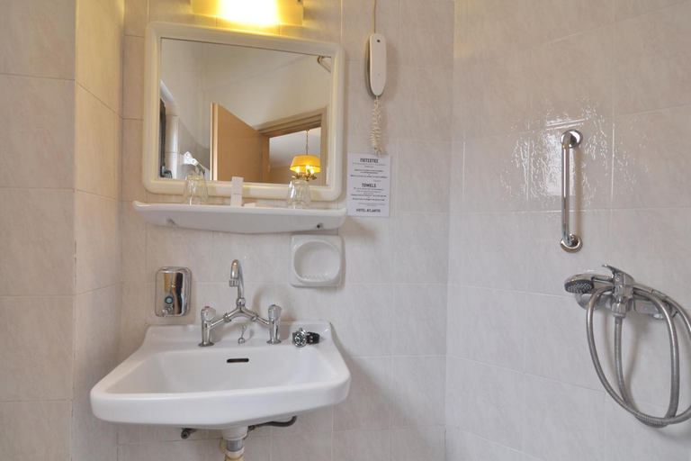 Bathroom 4, Atlantis Hotel, Ionian Islands