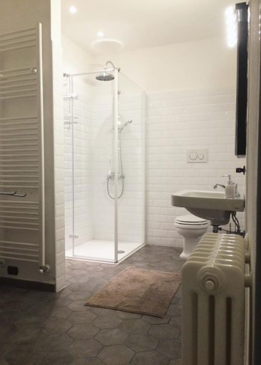 Bathroom 2, Villa Albonico Bed Breakfast, Como