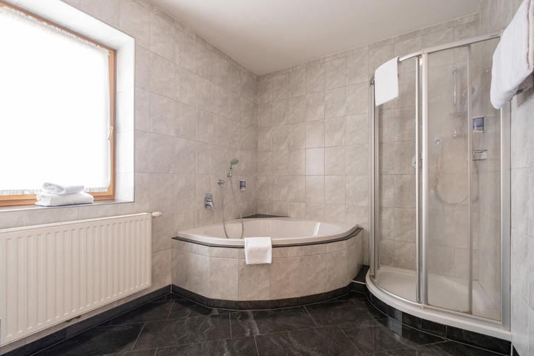Bathroom 4, Rietzer Hof, Imst