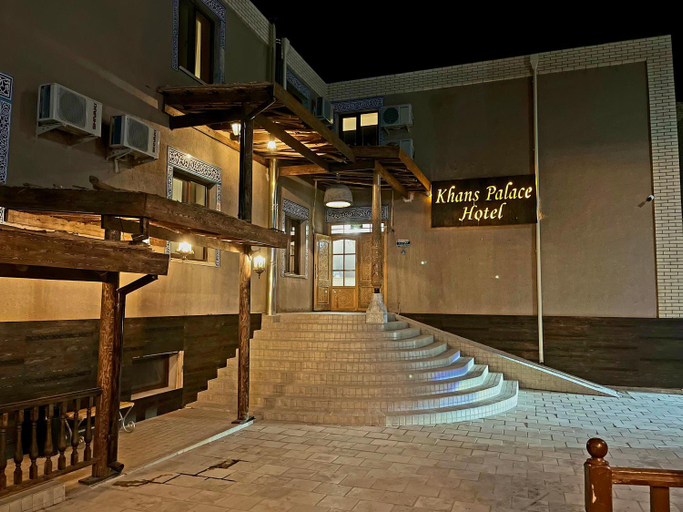 Exterior & Views