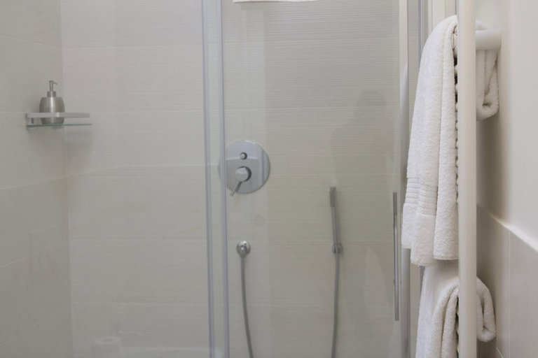 Bathroom 5, Casa Lame, Bologna