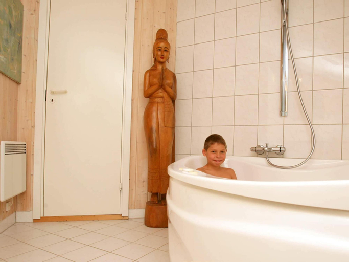 Bathroom, 4 Star Holiday Home in Dronningmolle, Gribskov