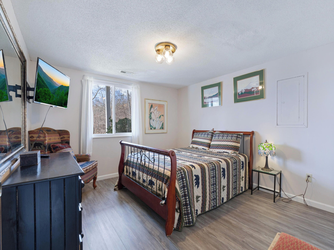 Bedroom 3, High Cotton by Jackson Mountain Rentals, Sevier
