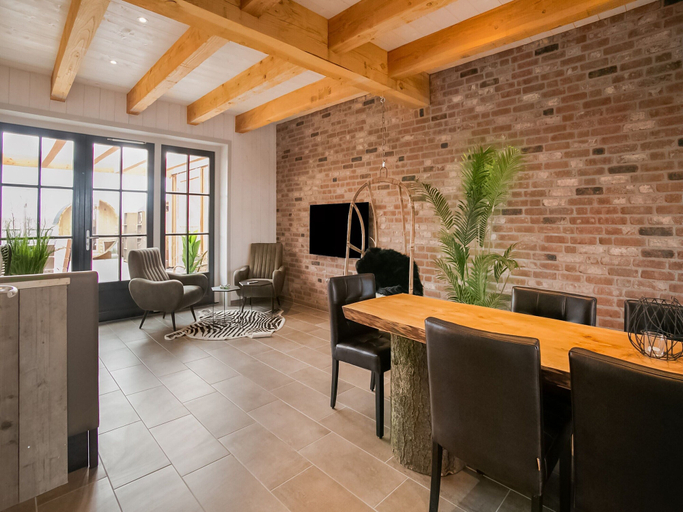 Dining 5, Spacious Holiday Home Hazenborgh in Callantsoog Near Beach, Zijpe
