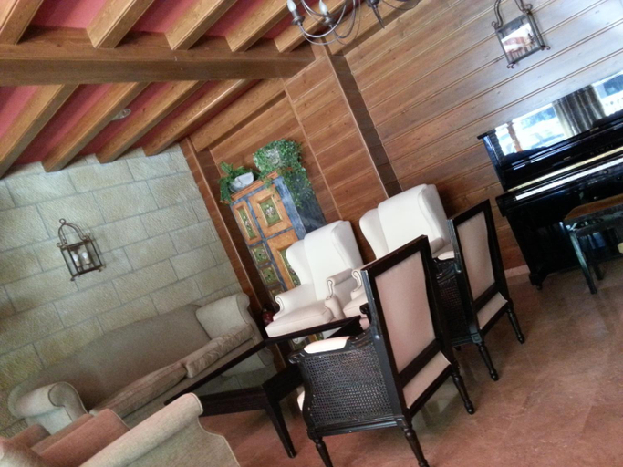 Others 5, Hotel Villa de Canfranc, Huesca