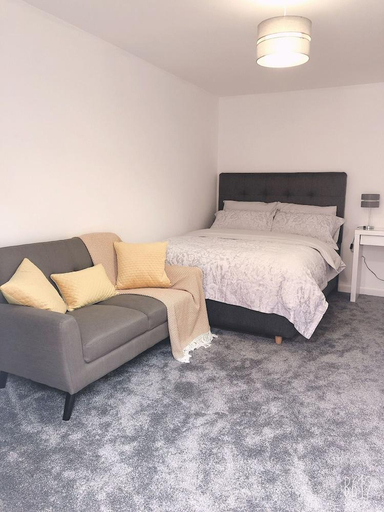 Bedroom 2, Garden House Self Contained Annexe, Nottingham
