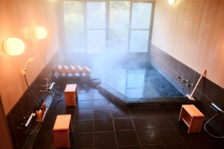 Others 3, Auberge Arigatou, Kirishima
