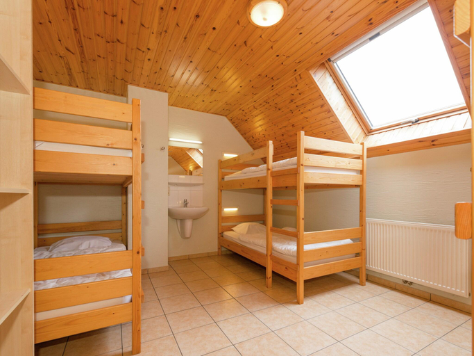 Others 5, Spacious Retreat by Lake, Liège