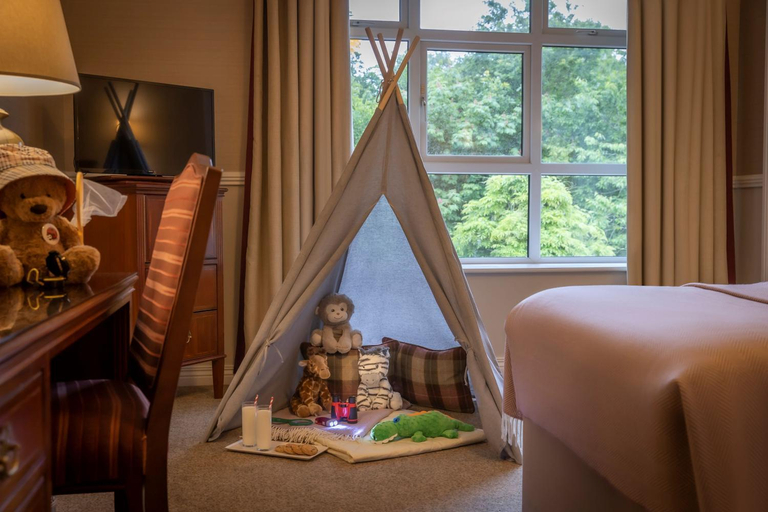 Bedroom 2, Court Yard Hotel