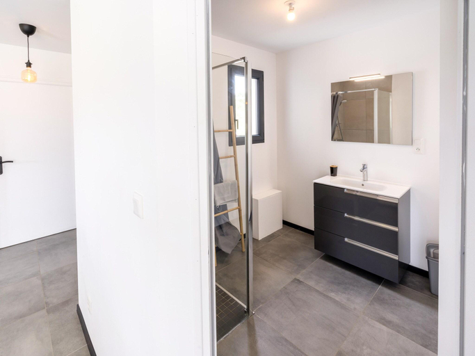Bathroom, Normandy Beach Retreat, Manche
