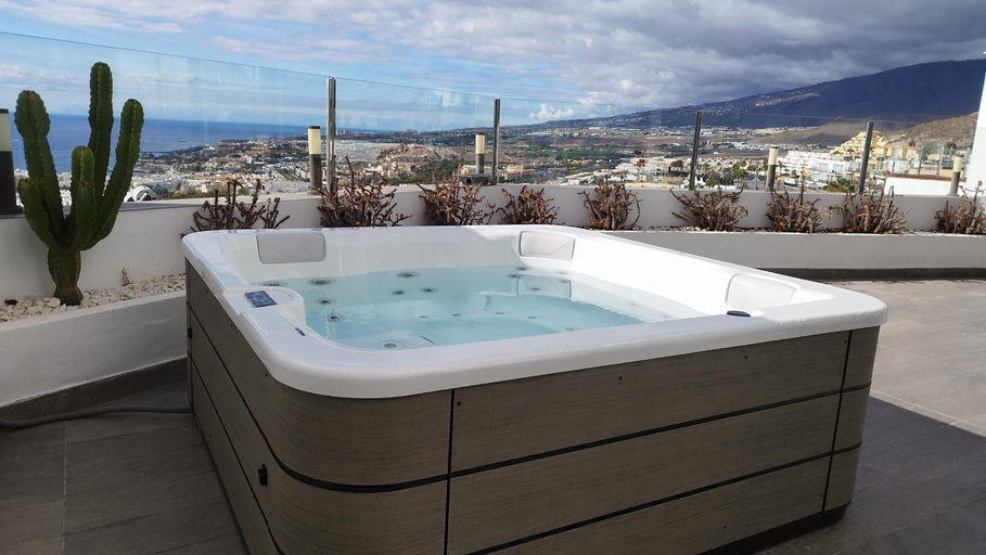 Hot tub 2, Sunset White Villa - Ocean view, Jakuzzi, Heated Pool, Air-conditioning, Grill, Santa Cruz de Tenerife