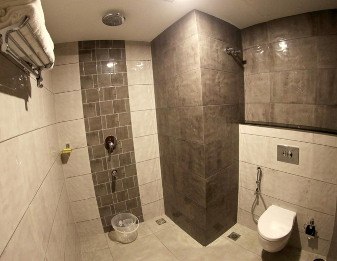 Bathroom 4, Hotel Bhasuri Inn near Sacred Guruvayur Sri Krishna Temple, Thrissur