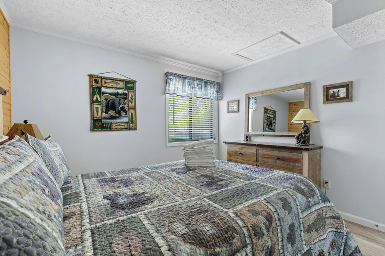 Bedroom 2, Bear Cub Retreat by Jackson Mountain Rentals, Sevier