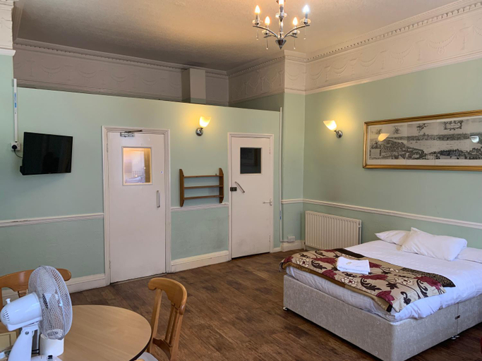 Bedroom 2, Thanet Hotel, London