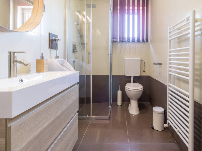 Bathroom 4, Villa in Pula with Pool near Roman Arena, Marčana